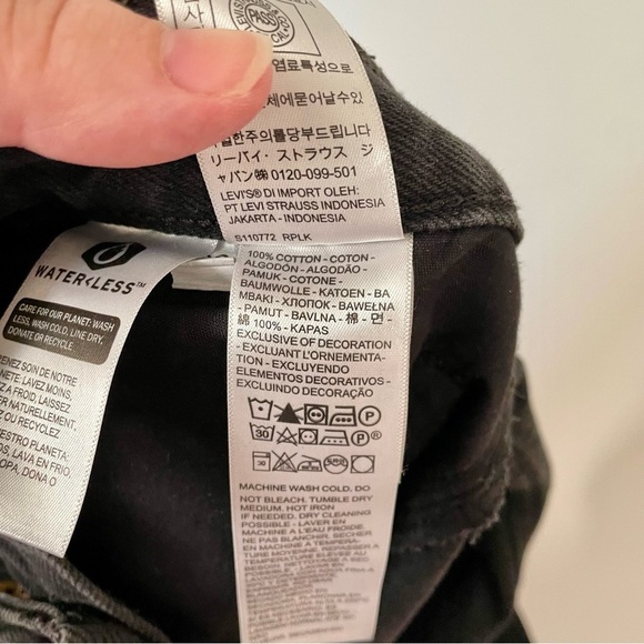 Levi's High Waisted Mom Women's Jeans Black Size 34 - Picture 9 of 10